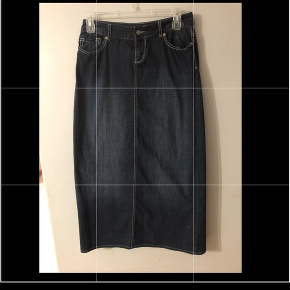 Maurice’s 5/6 Long Denim (Jean) Skirt - Picture 2 of 3